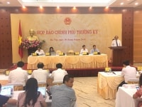 Không chủ quan với tăng trưởng năm 2018