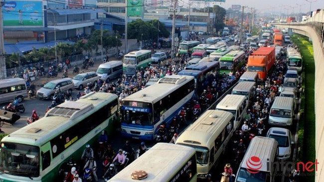 Giao thông là vấn đề nan giải ở thành phố lớn nhất nước