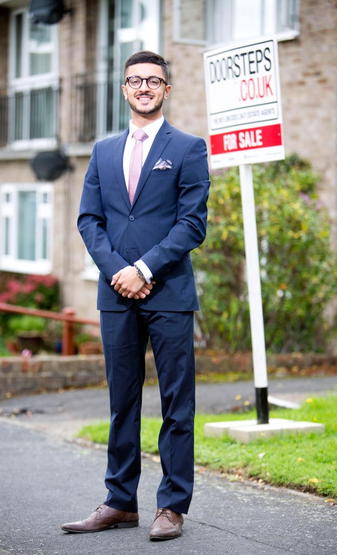 Thành công với ý tưởng táo bạo và sự tận tâm của mình, anh chàng đã có được khối tài sản mà nhiều người mơ ước.