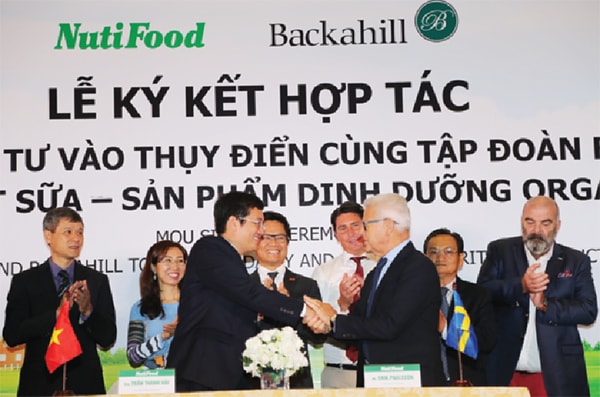 p/Lễ ký kết thỏa thuận hợp tác đầu tư của NutiFood vào Thụy Điển với Tập đoàn Backahill.