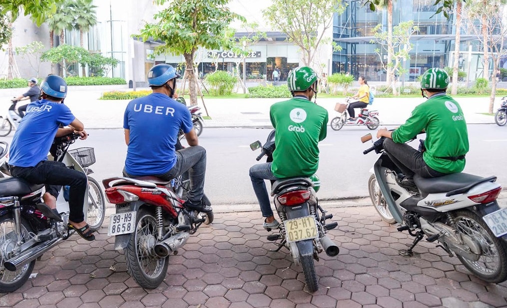 Ủy ban cạnh tranh và tiêu dùng Singapore (CCCS) đã phạt Grab và Uber tổng cộng 13 triệu đôla Singapore (SGD), tương đương 9,5 triệu USD, vì vụ sáp nhập của 2 công ty này.