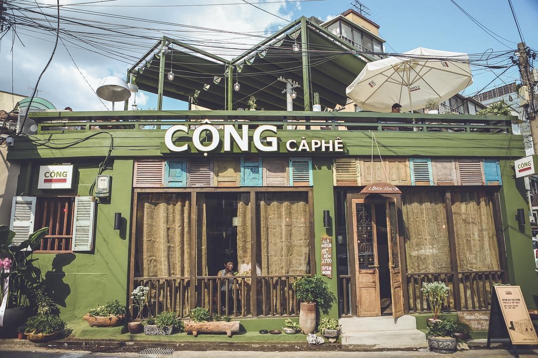  Ở Việt Nam, Cộng Cà Phê hiện có hơn 50 cơ sở từ khi ra mắt năm 2007 và dự định mở thêm một đến hai cửa hàng mới mỗi tháng cho đến năm 2020.