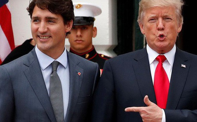 Tổng thống Mỹ Donald Trump (phải) và Thủ tướng Canada Justin Trudeau (ảnh: CNN)