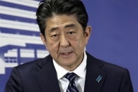 Chính sách Abenomics “gỡ điểm” cho Thủ tướng Shinzo Abe