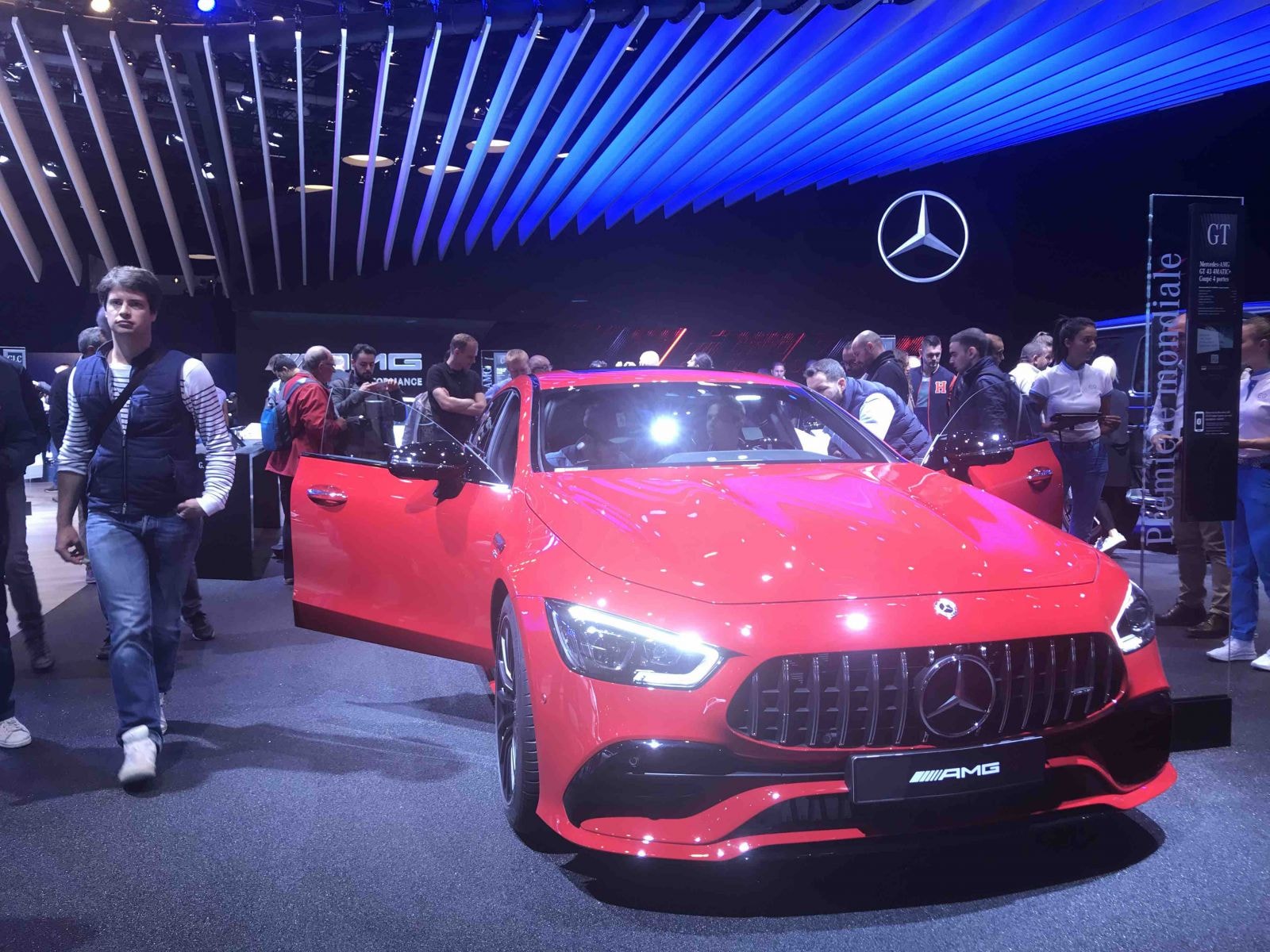 Paris Motor Show cũng được giới mộ điệu thích thú khi là nơi được lắng nghe và chiêm ngưỡng hành trình ra đời của mỗi thương hiệu.