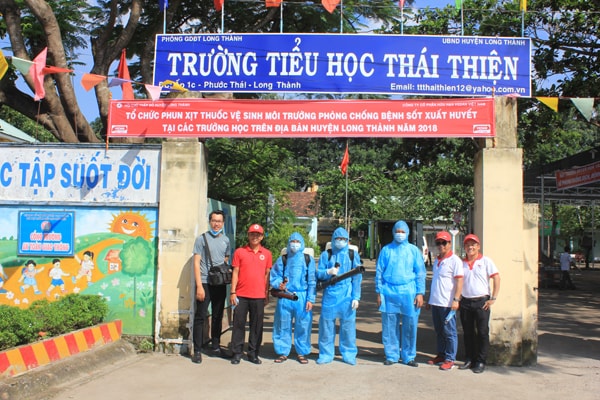 Vedan Việt Nam phối hợp với Hội Chữ thập đỏ huyện Long Thành triển khai công tác phun xịt thuốc phòng chống dịch bệnh tay chân miệng và sốt xuất huyết tại các trường mầm non, ti