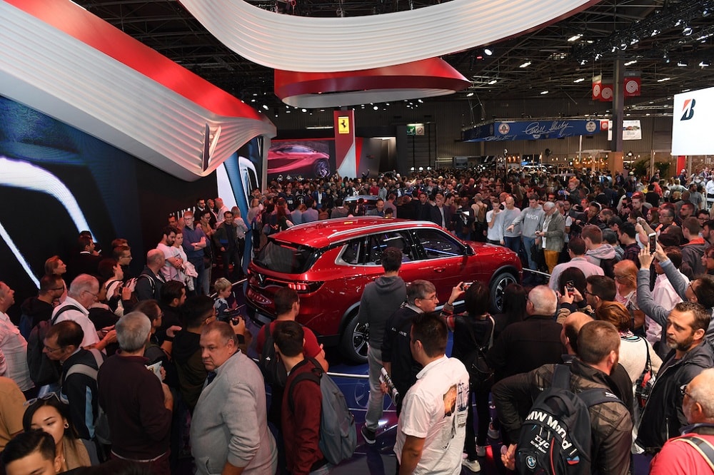 Gian hàng VinFast là một trong những gian hàng hút khách bậc nhất tại Paris Motor Show năm nay. 