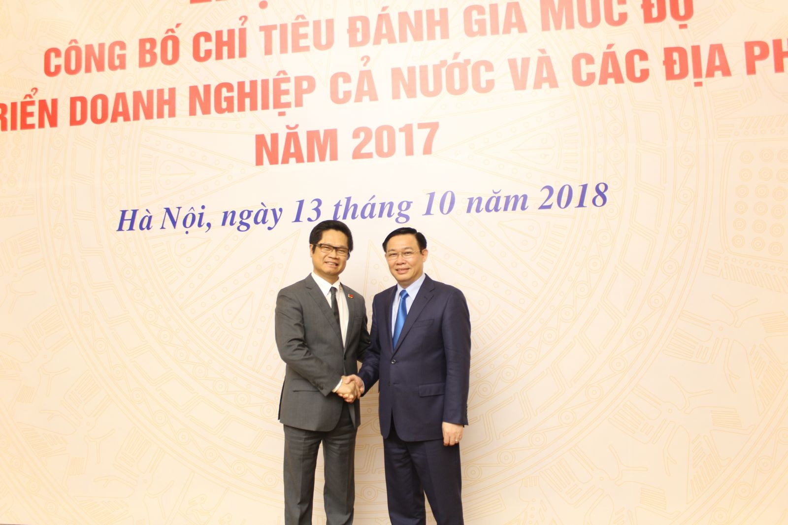 TS. Vũ Tiến Lộc