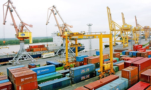 p/Giá dịch vụ xếp dỡ container cảng biển của Việt Nam hiện ở mức thấp nhất so với các nước trong khu vực, thậm chí chỉ bằng ½ so với Camphuchia.