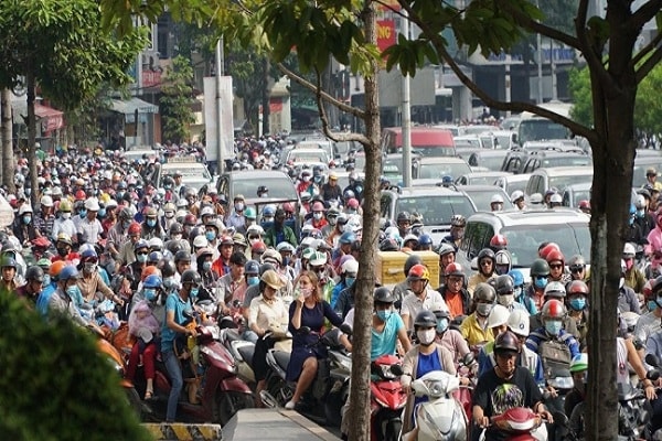 Nhiều phương tiện giao thông bị tắc ngẽn do sự cố tại hầm Thủ Thiêm khiến nhiều người không thể tới cơ quan làm việc