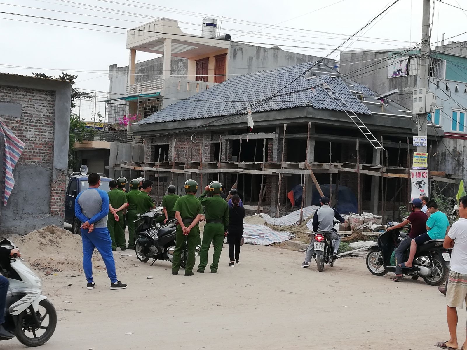 Tràn lan những ngôi nhà không phép