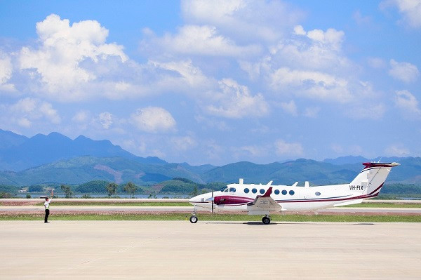 Chuyến bay hiệu chuẩn đầu tiên hạ cánh an toàn tại Cảng hàng không quốc tế Vân Đồn ngày 11.7.2018