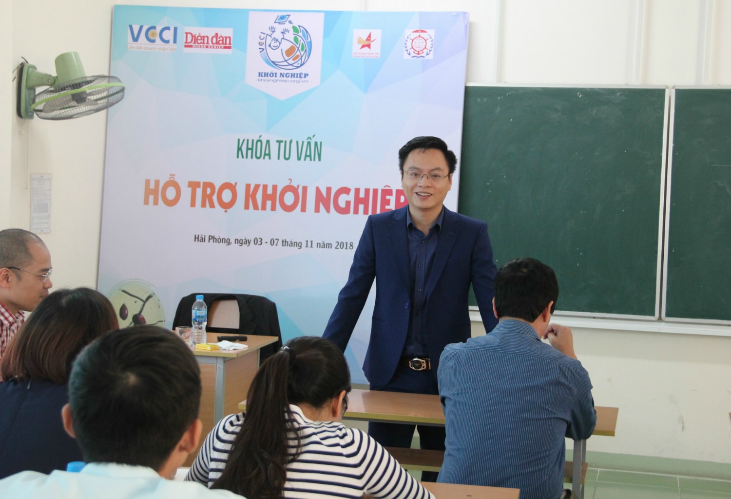 Ông Bùi Xuân Tiến - PCT Hội doanh nhân trẻ Hải Phòng cam kết sẵn sàng hợp tác với các trường đưa phong trào khởi nghiệp đi vào chiều sâu và tạo ra giá trị thực