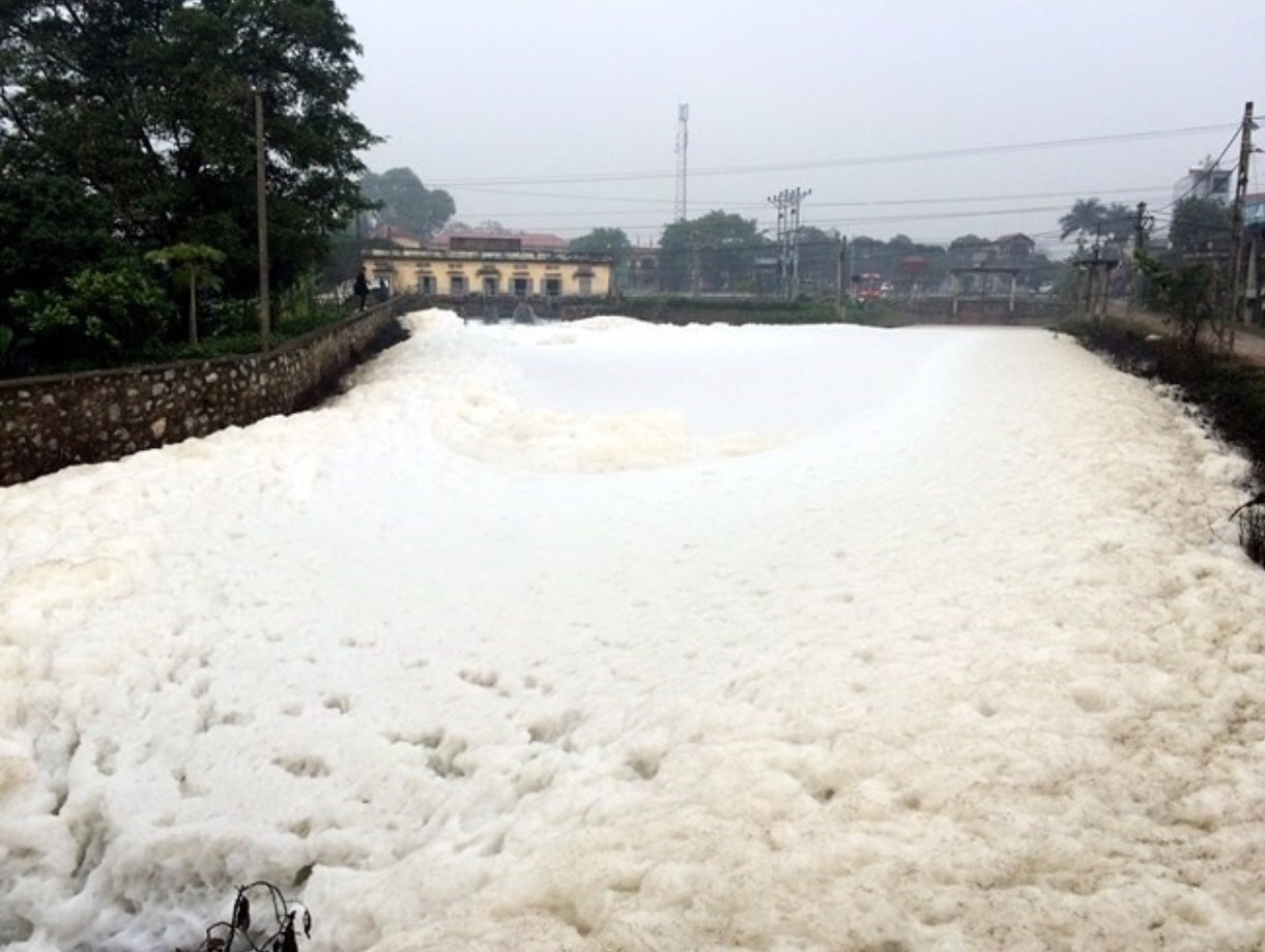 Trong nhiều năm, nước sông tại một địa phương bị ô nhiễm ở cấp độ 2, mức nghiêm trọng khi hàm lượng amoni có trong nước vượt trên 70,3 lần cho phép