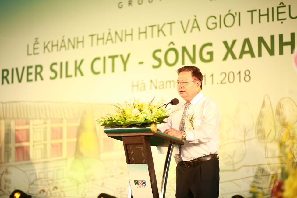 Ông Nguyễn Xuân Đông – Phó Bí thư Tỉnh ủy, Chủ tịch UBND tỉnh Hà Nam phát biểu tại buổi lễ