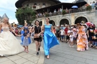 Tưng bừng carnival nghệ thuật quốc tế đầu tiên trên phố đi bộ Hà Nội