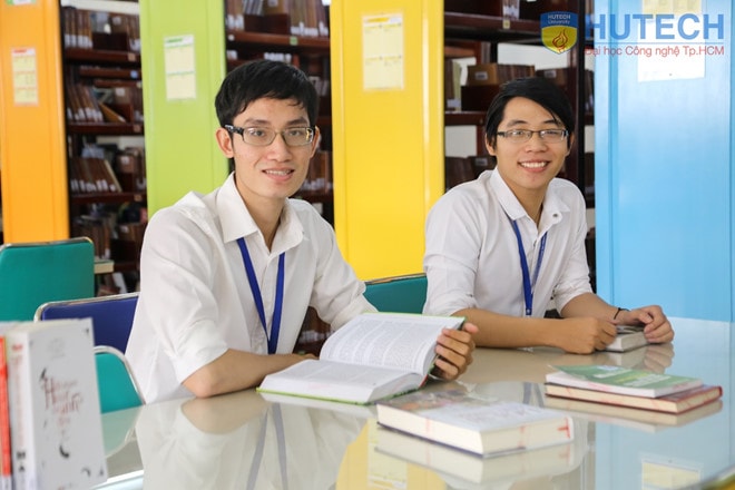 Thư viện Hutech là nơi hai cậu bạn dành nhiều thời gian nghiên cứu về sử Việt.