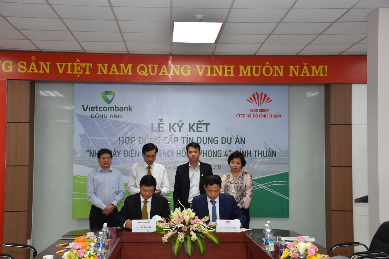 Đại diện Tập đoàn Hà Đô và Vietcombank Đông Anh ký HĐ cấp tín dụng