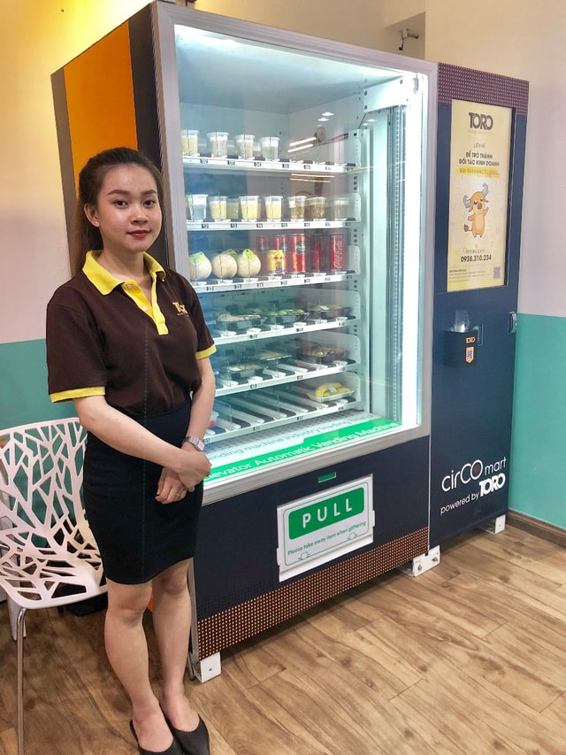 Một máy bán hàng tự động trong dự án CirCO Mart by Toro