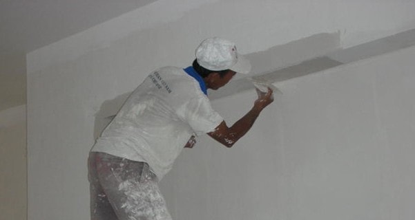 Từ thợ sơn nhà, anh Khang đã thành ông chủ đại lý sơn và có cuộc sống sung túc hơn rất nhiều thời còn là công chức nhà nước (ảnh minh họa)
