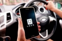 Cuộc chiến taxi: Grab, Uber phải đáp ứng điều kiện kinh doanh nào?