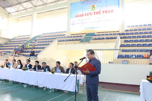 Ông Nguyễn Anh Đức, Ủy viên ban chấp hành Công đoàn viên chức Việt Nam, chủ tịch công đoàn VCCI, trưởng khối thi đua số VIIkhai mạc Giải giao lưu thể thao khối thi đua số VII Công đoàn viên chức năm 2018. 