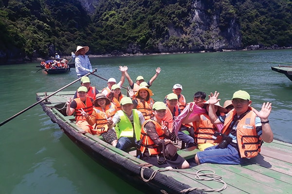 p/Khai thác du lịch nhưng vẫn phải bảo tồn được sinh quyển, sự đa dạng sinh học là điều ngành du lịch Quảng Ninh đặt ra.