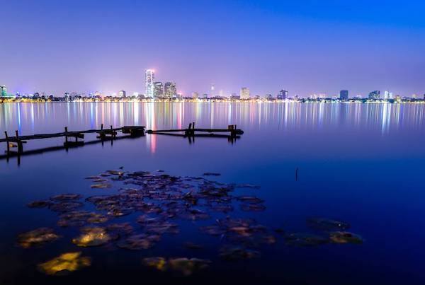 Hoàng hôn trên hồ Tây (ảnh sưu tầm)