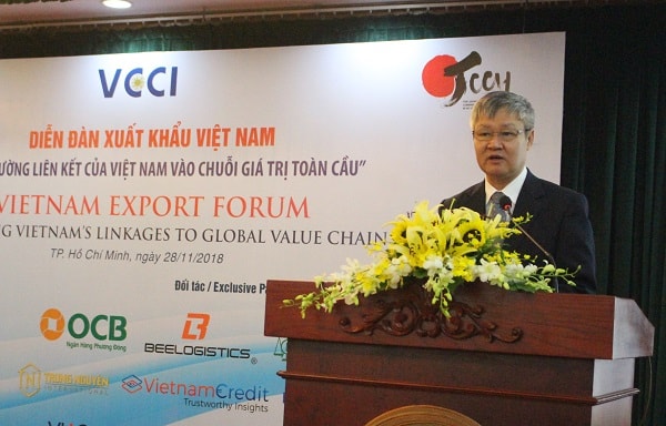 Ông Võ Tân Thành, Phó chủ tịch VCCI, giám đốc VCCI chi nhánh TP.HCM phát biểu tại diễn đàn