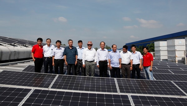 1. Đoàn lãnh đạo UBND tỉnh Bến Tre thăm quan dự án nhà máy NLMT Sao Mai Solar