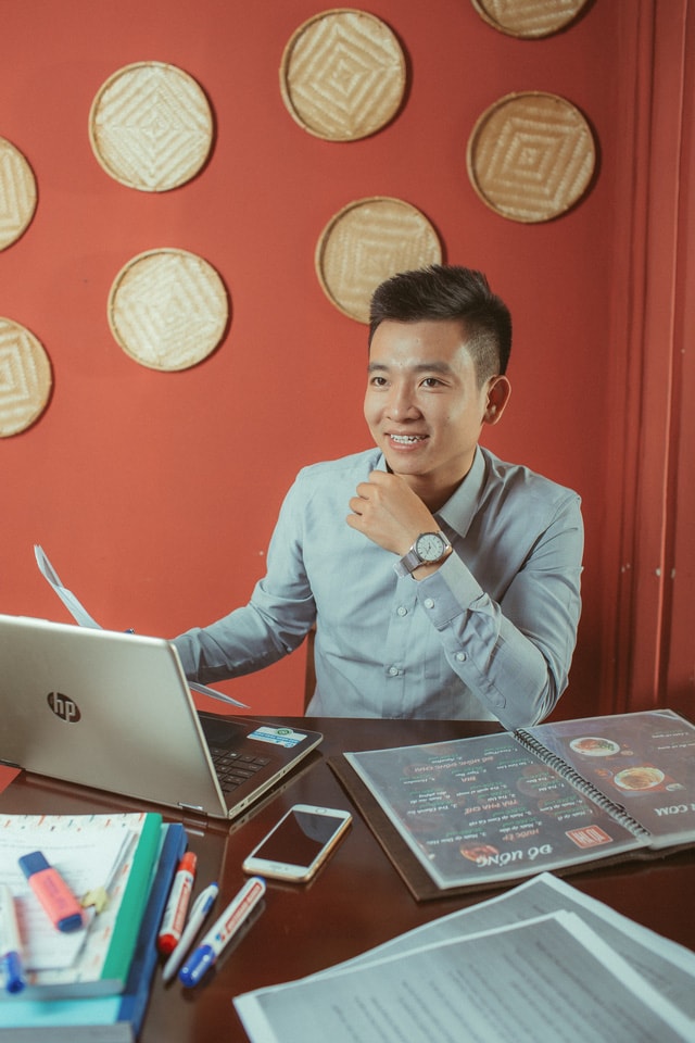 Anh Ngọc Anh vốn có một người thân ở Lạng Sơn, cũng chính là người tạo ra và nắm giữ bí quyết chế biến món vịt quay lá móc mật được lưu truyền qua 30 năm.