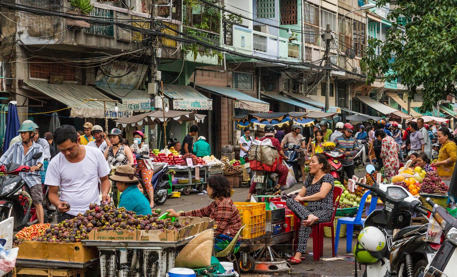 Chợ truyền thống là kênh phân phối được nhiều người tiêu dùng chọn mua