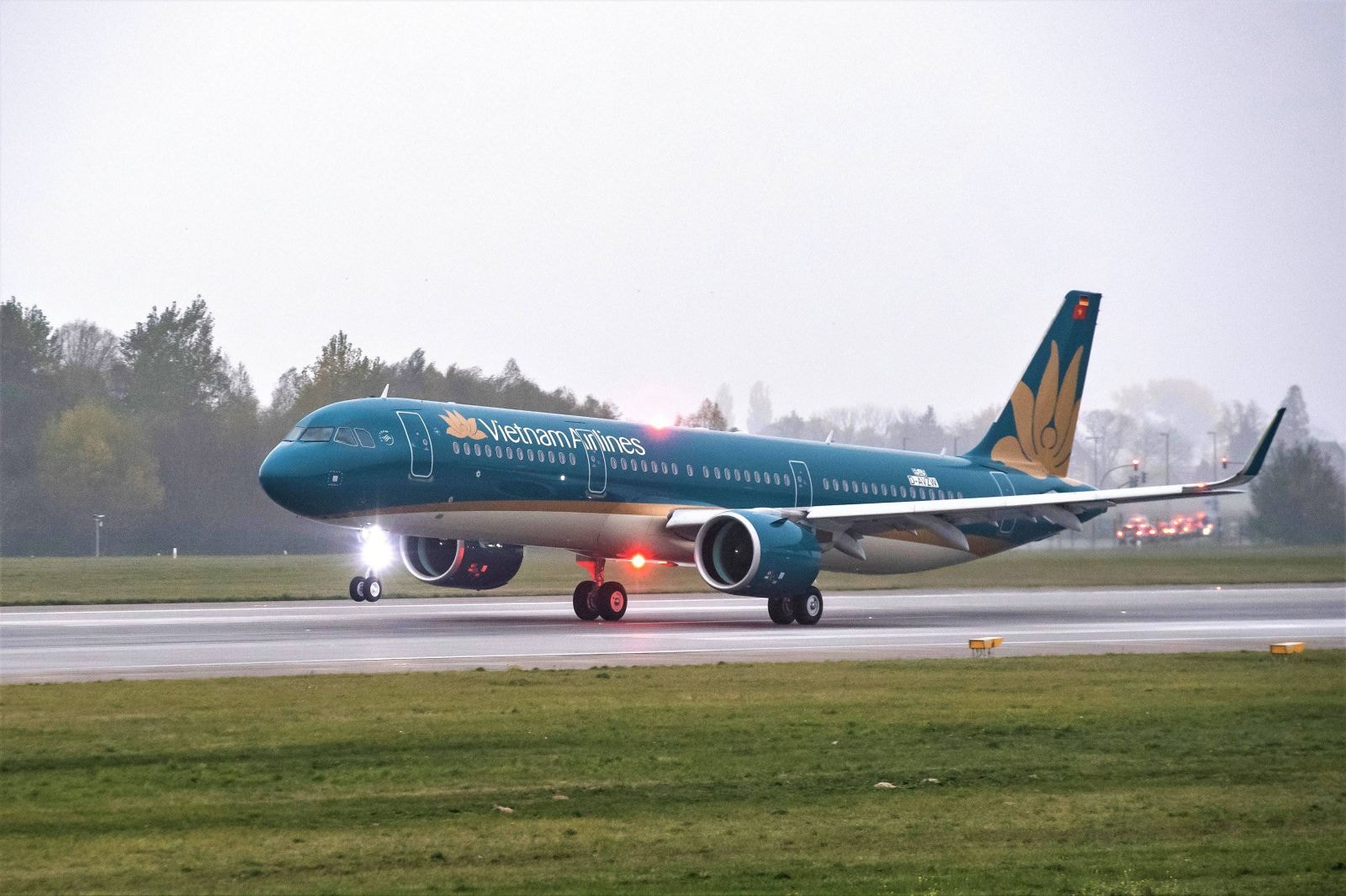 Cổ động viên sẽ cùng Vietnam Airlines khởi hành từ các sân bay Hà Nội, Hồ Chí Minh và Đà Nẵng