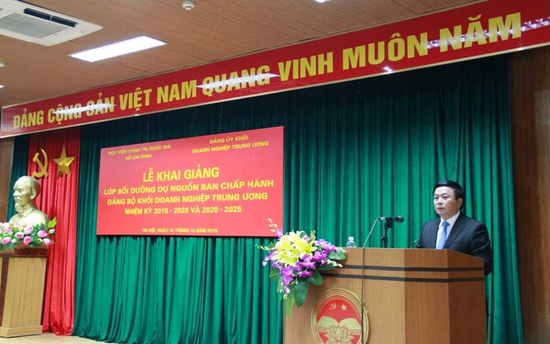 GS.TS Nguyễn Xuân Thắng - Bí thư Trung ương Đảng, Chủ tịch Hội đồng Lý luận Trung ương, Giám đốc Học viện Chính trị quốc gia Hồ Chí Minh phát biểu tại lễ khai giảng.