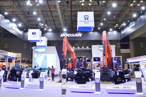 Không gian triển lãm máy công trình Doosan Hàn Quốc với quy mô hoành tráng tại triển lãm VIMAF 2018.