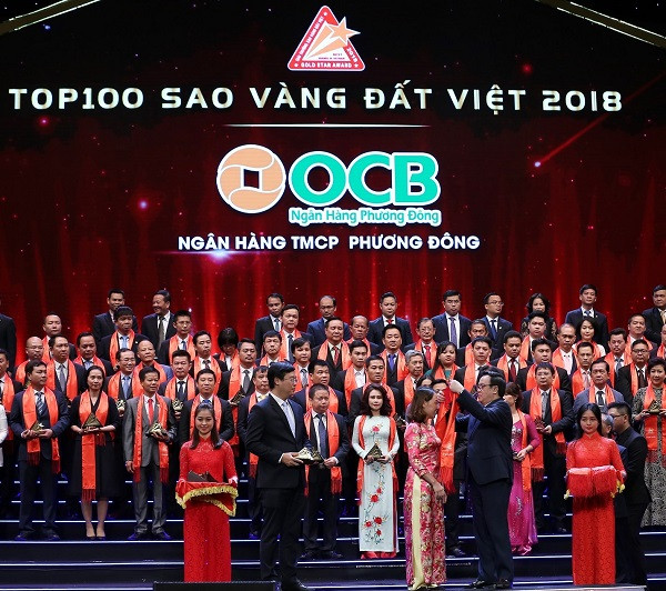 Bà Đào Minh Anh – Phó Tổng Giám đốc Ngân hàng TMCP Phương Đông nhận giải Top 100 Sao Vàng Đất Việt 2018