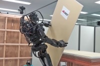 Viễn cảnh việc làm rơi vào tay robot lại thêm gần