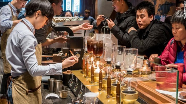 Cửa hàng Reserve Roastery rộng gần 2.800 m2 của Starbucks tại Thượng Hải.