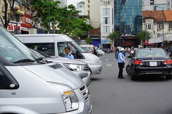 TPHCM áp dụng tăng cao mức thu phí đậu xe ôtô để hạn chế xe cá nhân vào trung tâm