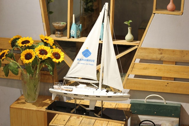 3 Yếu tố may mắn trong mỗi thuyền Lucky là: con thuyền, chữ Lucky và thông điệp được in trên cánh buồm có thể làm tăng độ nhận diện công ty