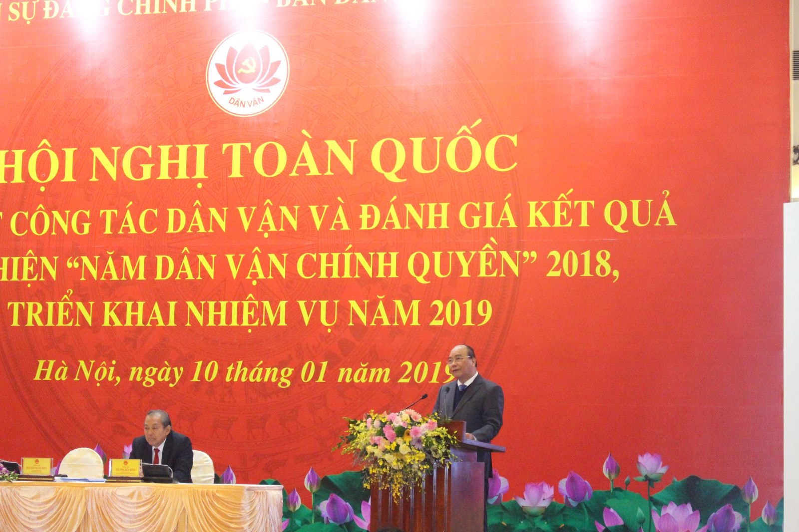 Thủ tướng Nguyễn Xuân Phúc phát biểu tại Hội nghị toàn quốc tổng kết và đánh giá kết quả thực hiện “Năm dân vận chính quyền” 2018, triển khai nhiệm vụ năm 2019.