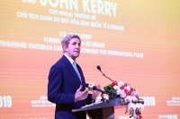 Cựu Ngoại trưởng Mỹ John Kerry: Chúng ta không nhất thiết phải là “tù nhân” của điện than