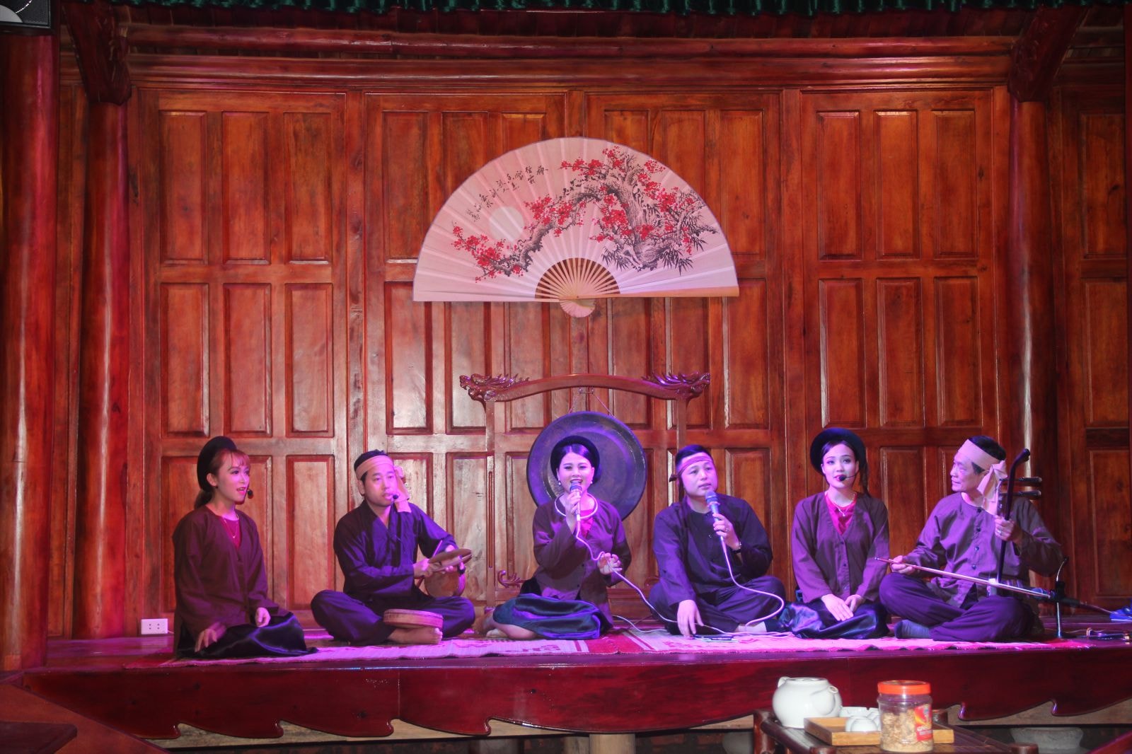 Hát Chầu văn..