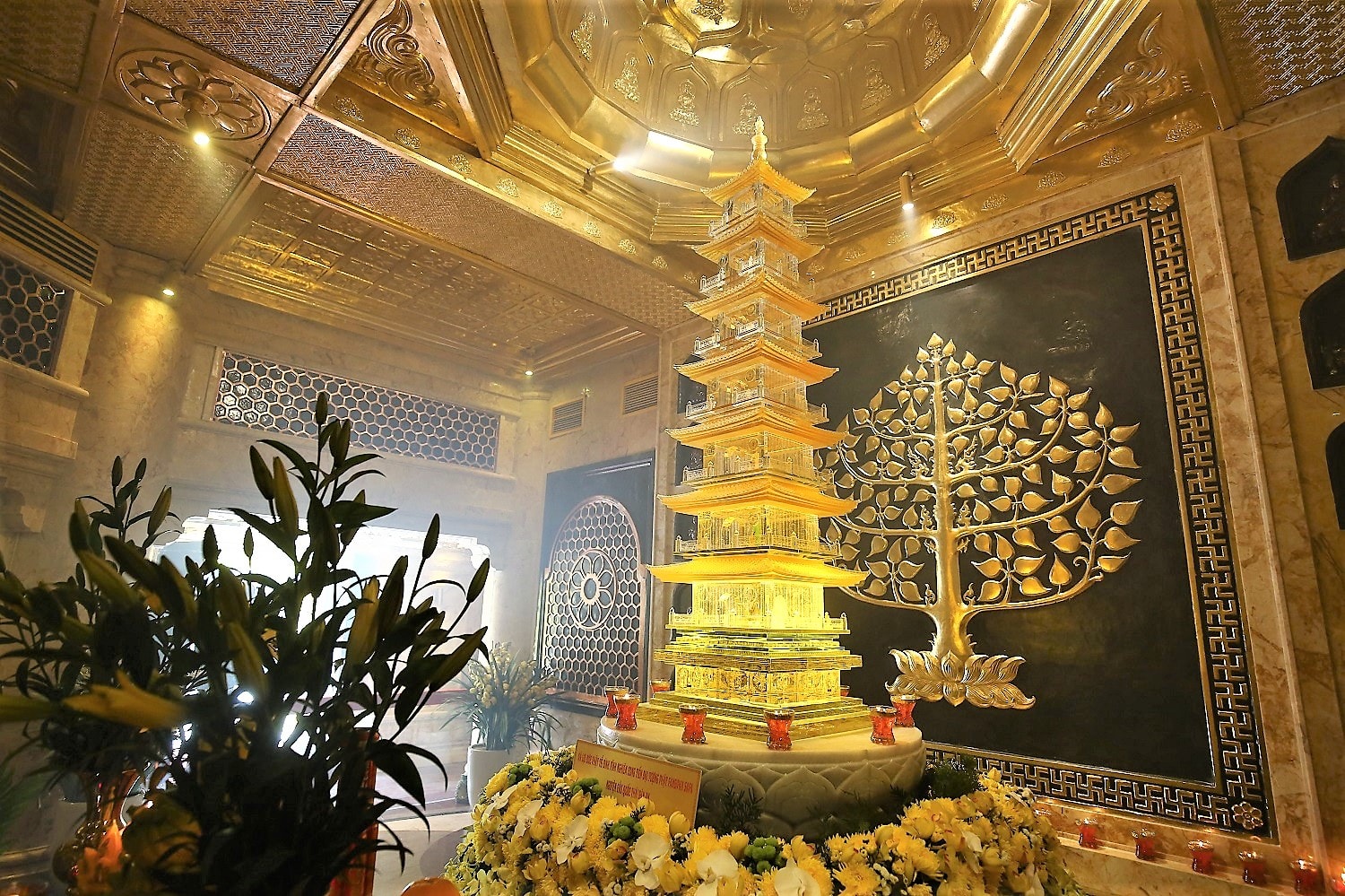 Theo văn hóa Phật giáo, xá lợi Phật là “Phật bảo”, “Pháp bảo” của nhà Phật, giống như một nước có ấn, kiếm của vua là “quốc bảo” của một triều đại vậy. Chính vì vậy, Phật bảo luôn được giữ gìn tôn nghiêm với tấm lòng thành kính nhất