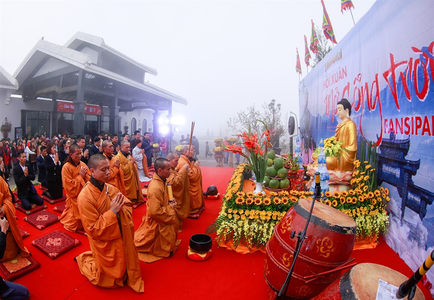 Năm nay, Hội xuân Mở Cổng Trời và Lễ hội khèn hoa diễn ra tại Sun World Fansipan Legend với quy mô lớn chưa từng có cùng nhiều hoạt động đặc sắc trở thành điểm đến không thể bỏ qua của du khách thập phương tại miền Bắc.