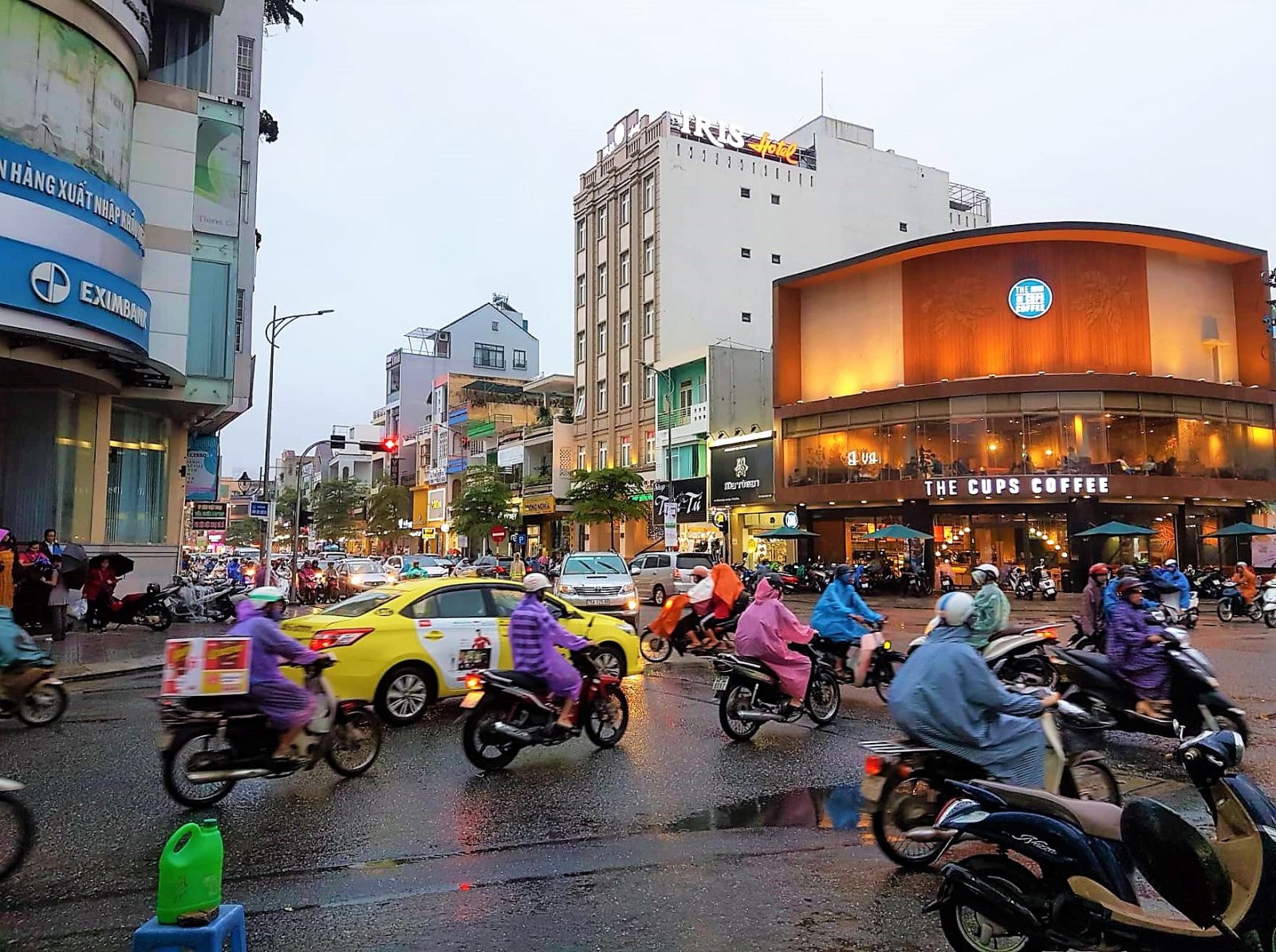 Một góc đường giao giữa Lê Duẩn - Ông Ích Khiêm, thuộc trung tâm TP Đà Nẵng