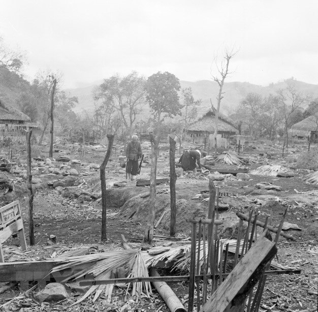 Cách đây 40 năm, rạng sáng 17/2/1979, toàn Đảng, toàn dân và toàn quân ta phải đương đầu với cuộc chiến tranh xâm lược trên toàn tuyến biên giới phía Bắc. Thực hiện Lệnh tổng động viên của Chủ tịch nước, quân và dân Việt Nam đã cầm súng, chiến đấu để bảo vệ từng tấc đất thiêng liêng của Tổ quốc. (Ảnh: Minh Lộc/TTXVN) 