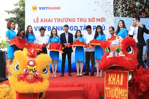 Lễ cắt băng khai trương VietBank Tân Phú