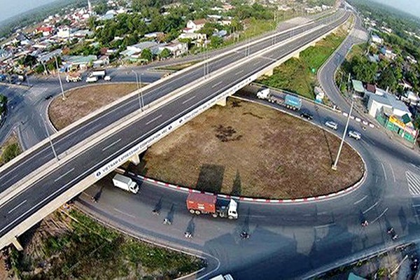 p/Theo thiết kế, đường cao tốc Trung Lương- Mỹ Thuận có tổng chiều dài 51,1 km tuyến cao tốc và 4,5 km tuyến nối.