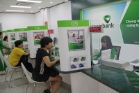 Vietcombank là ngân hàng đầu tiên giảm lãi suất cho vay hỗ trợ doanh nghiệp